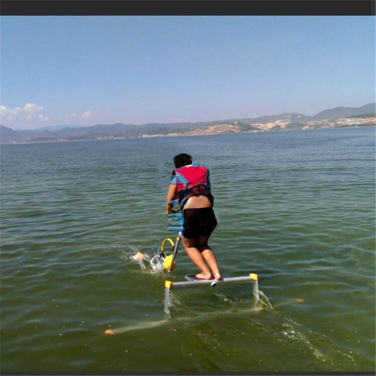 The new water floating self - propelled hydrofoil lake adult single - double bicycle pedal water bike