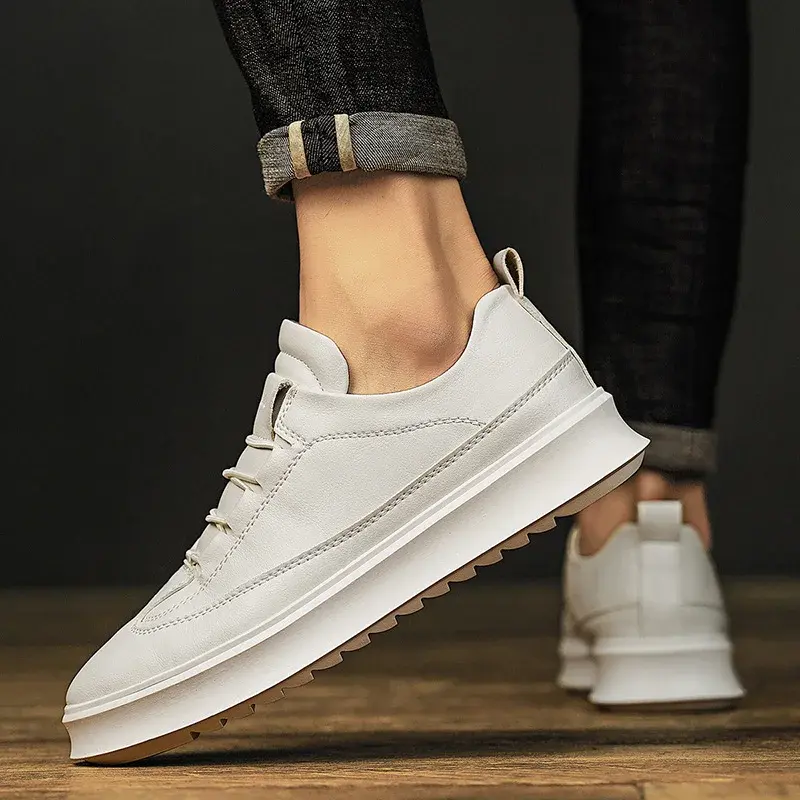 Scarpe minimaliste in pelle Casual da uomo di alta qualità 2024 mocassini di design piatti antiscivolo alla moda Sneakers leggere all'aperto