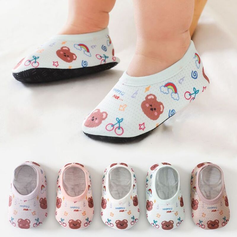 Zapatos finos antideslizantes para bebé, Zapatillas de malla con diseño de oso frutal, calcetín de dibujos animados, suela blanda para primeros pasos