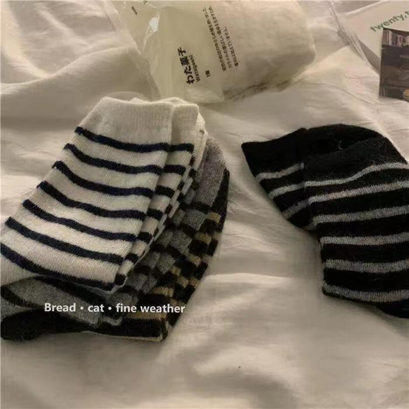 Autumn Winter Thickened Classic Black White Striped Socks Soft Wool Socks Women's Mid-Calf Socks High Quality Cold-proof Socks