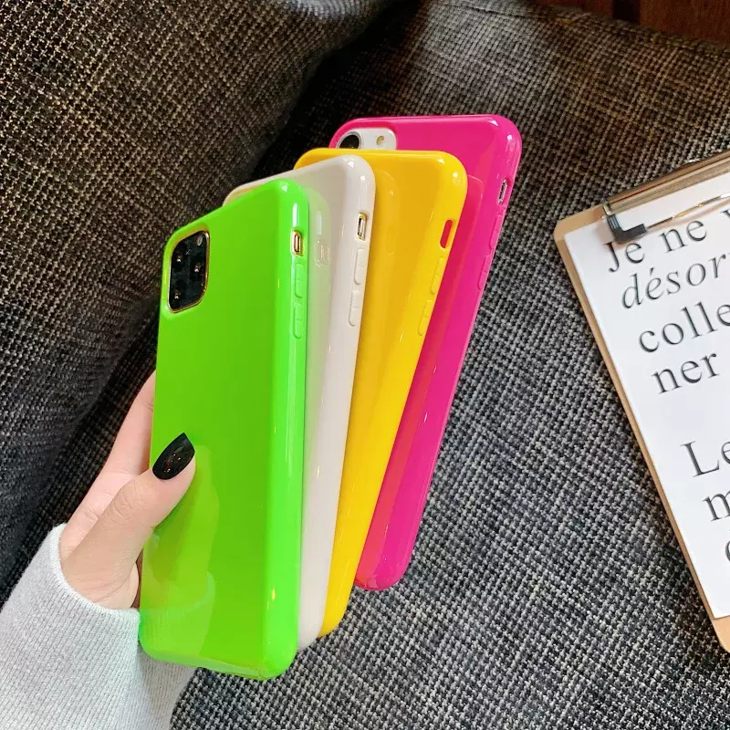 Casing Ponsel Silikon Solid Neon Neon Kuning Hijau untuk iPhone 13 12 11 Pro Max X XS XR 8 7 Plus SE 2020 Casing Cover Lunak Merah