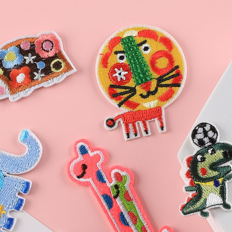 Patch animal bordado de desenhos animados para crianças, DIY Iron-On Patches, emblemas para bolsas, chapéus, sapatos, acessórios de tecido, emblemas para crianças, 2024