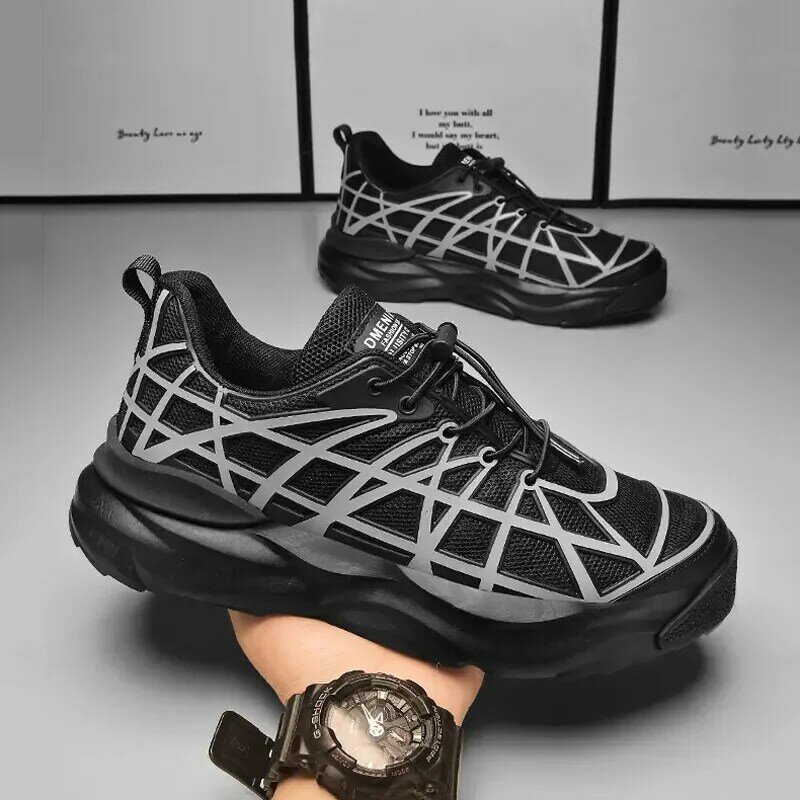 Scarpe sportive traspiranti in Mesh Low-top per uomo fascia elastica moda Casual scarpe da papà fondo spesso scarpe da ginnastica comode antiscivolo