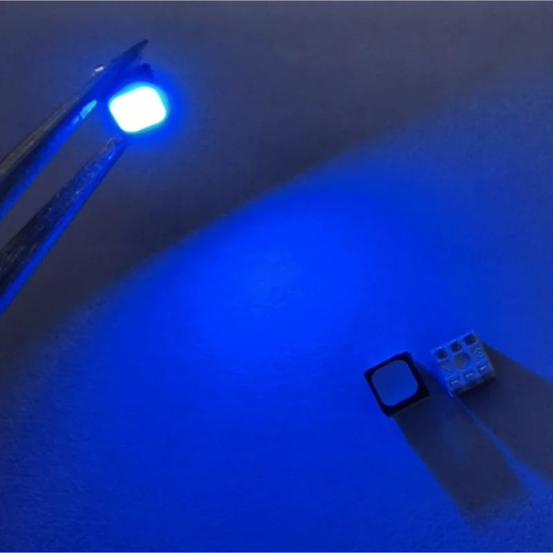 SMD LED FM-Z2727RGBA-SH RVB Hexapod Encoche Bleu Négatif Affichage Extérieur LED 2828 RVB/2727 RVB Rouge, Vert et Bleu Nouvel Original