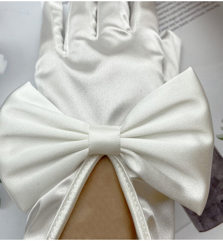 Elegancka krótka rękawiczki ślubne ślubna z satynową kokardą na palec druhna wykonuje rękawiczki na nadgarstki balu dla kobiet w konkursie guantes