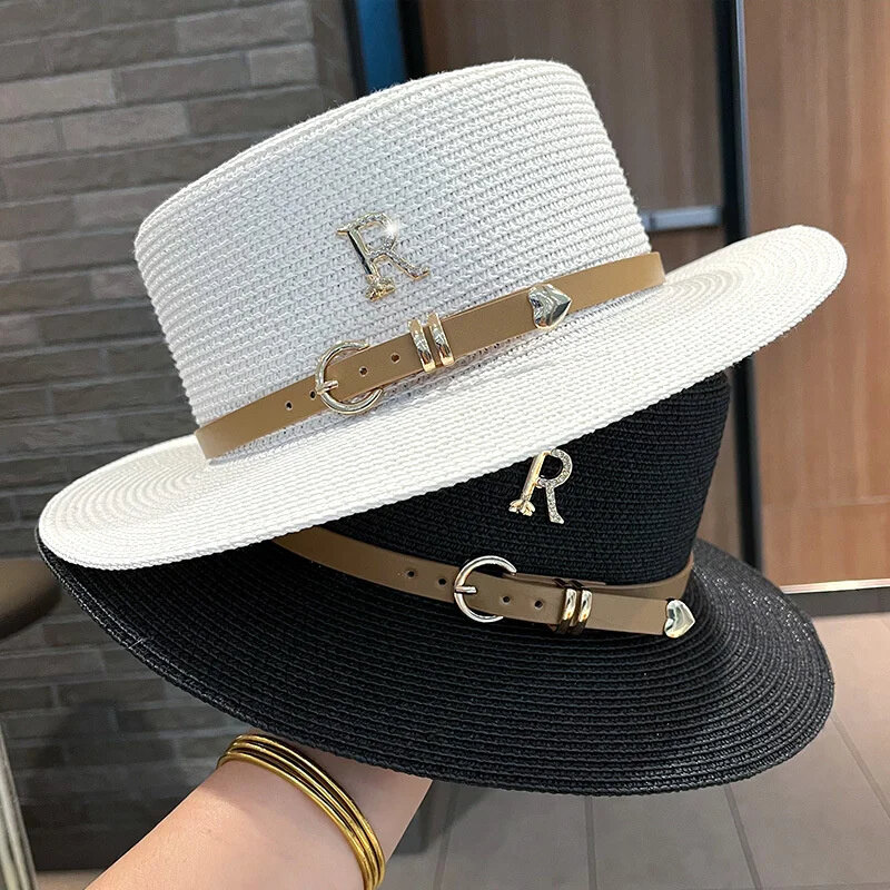 Cappello da sole estivo cappelli di paglia a cilindro piatto per le donne nuovo metallo lettera R cappello da sole da spiaggia alla moda cappello da viaggio per le vacanze da donna
