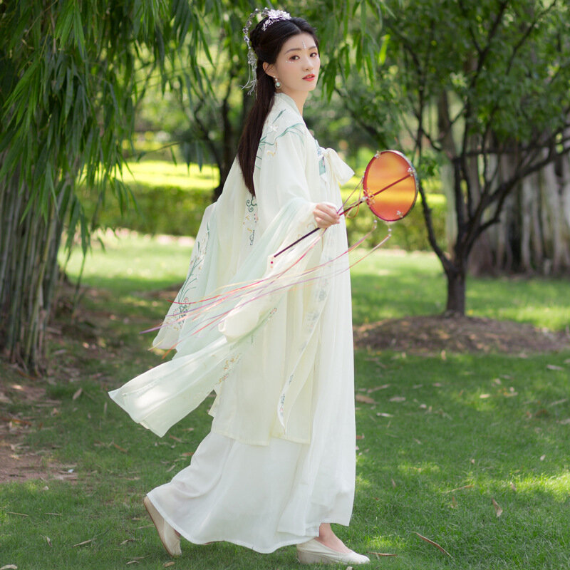Han elements: Hanfu tradicional, falda de empalmicista bordada, Hanfu