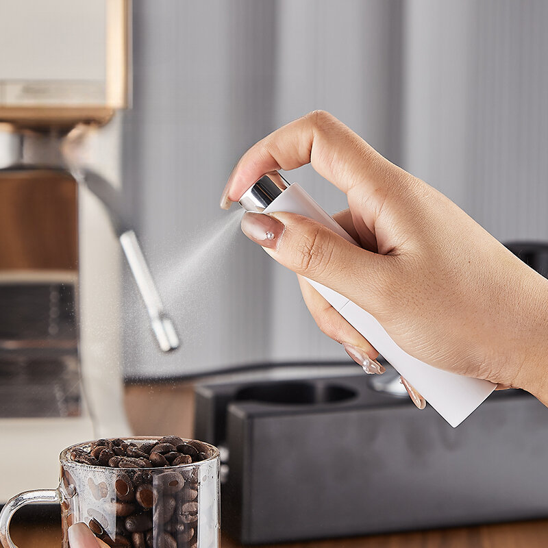 Flacone Spray per chicchi di caffè umidificatore portatile in polvere Anti mosche e elettricità statica Mini spruzzatore accessori per macinacaffè Espresso