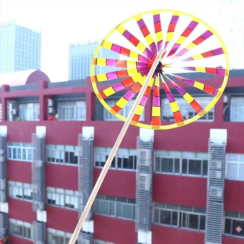 Brinquedo giratório para crianças Decoração de jardim Moinho de vento de camada única Wind Spinner Presentes para crianças Interesse