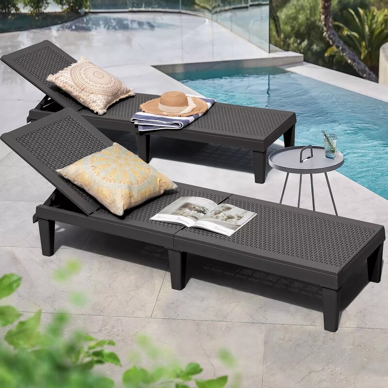 The outdoor lounge chair of the Imperial Concubine Chair comes with a 5-position adjustable backrest-