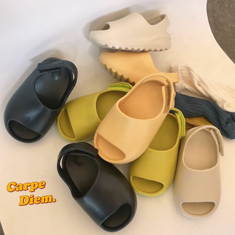 男の子と女の子のための明るいビーチシューズ,女の子と男の子のためのサンダル,ファッショナブルな韓国スタイルの靴,新しい夏のコレクション2024