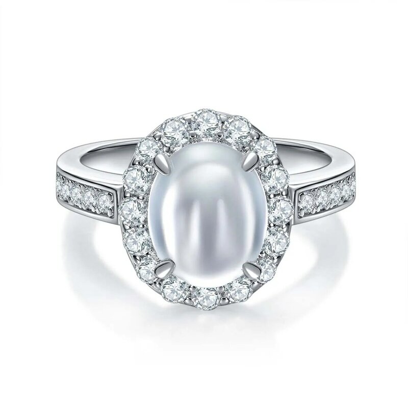Женское серебряное кольцо с фианитом