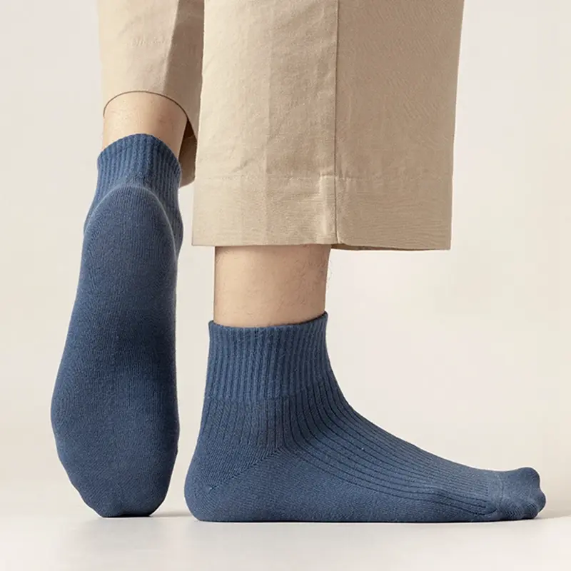 Schwarze Socken Männer und Frauen japanische Socken im Herbst reinweiße Socken