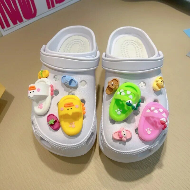 Aksesori sepatu sandal Mini kartun sepatu lubang DIY lucu dekorasi anak laki-laki perempuan sandal PVC mode gesper sepatu hadiah pesta anak-anak