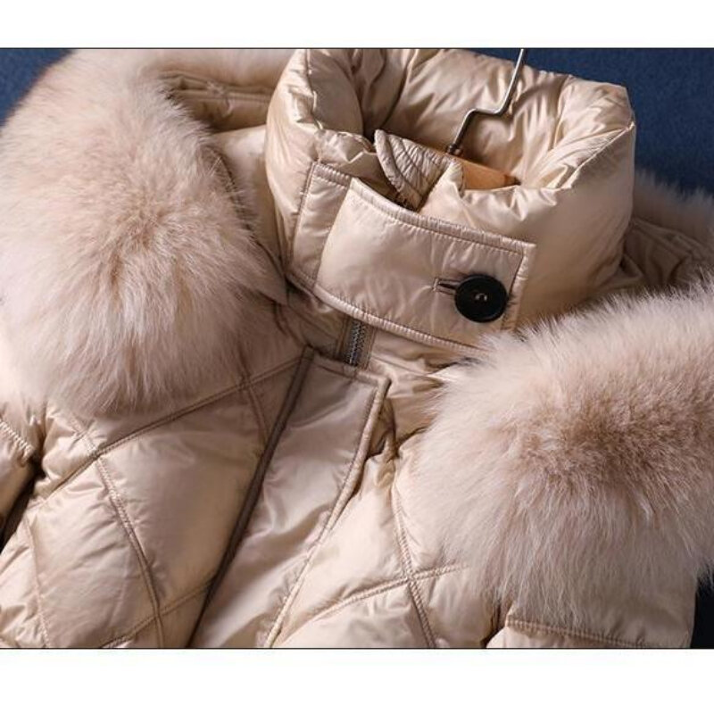 Jaket panjang leher besar, mantel bulu angsa putih tebal di atas lutut, temperamen gaya setengah panjang musim dingin 2023