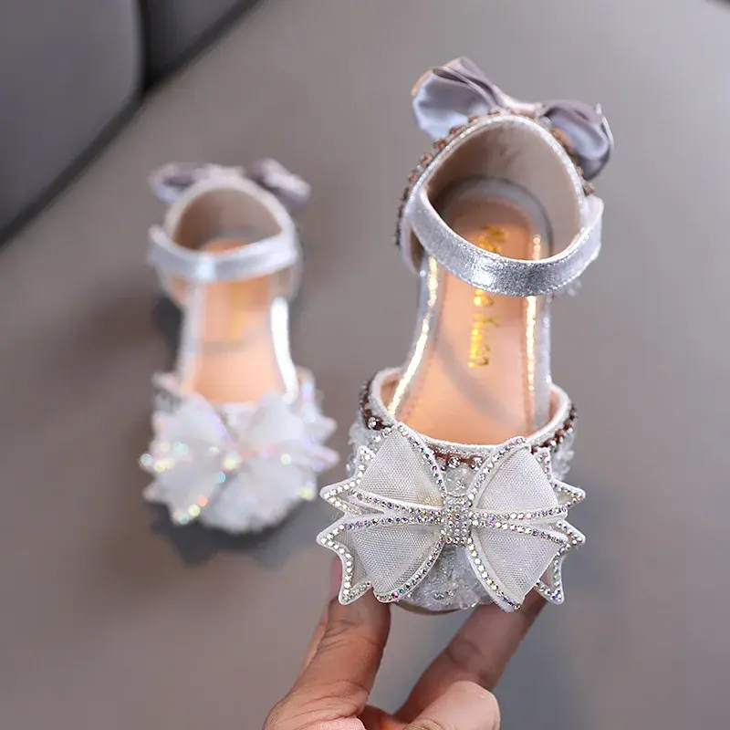 Chaussures de danse plates avec nœud en biscuits pour enfants, sandales de princesse pour filles, chaussures de performance pour enfants, mode d'été, nouveau, 2024