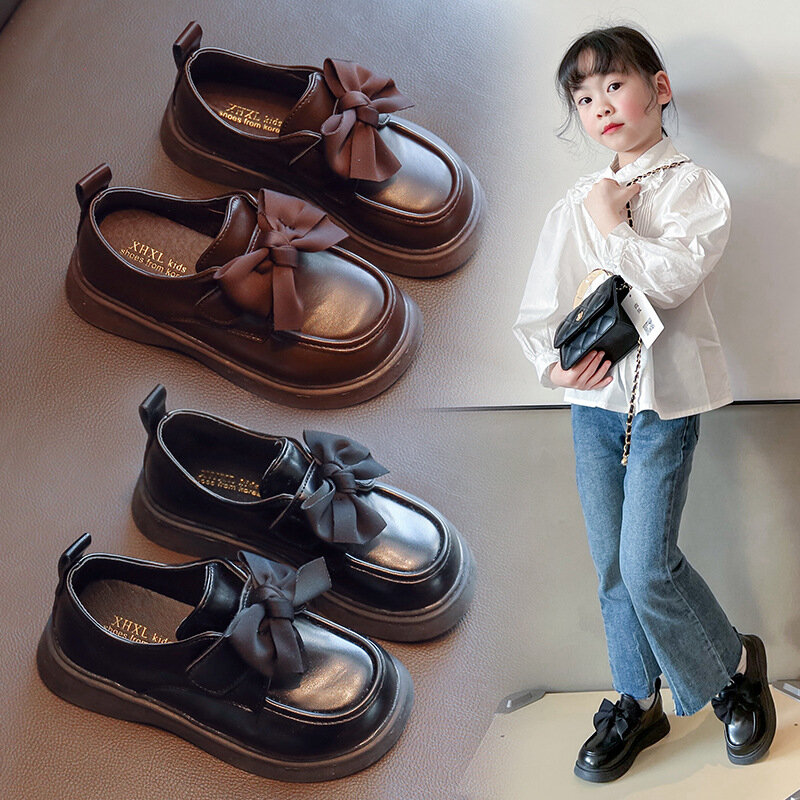 حذاء بدون كعب أسود للأطفال 2023 خريفي جديد أحذية جلدية للفتيات البريطانيات حذاء الأميرة للأطفال حذاء مسطح بتصميم فيونكة متين