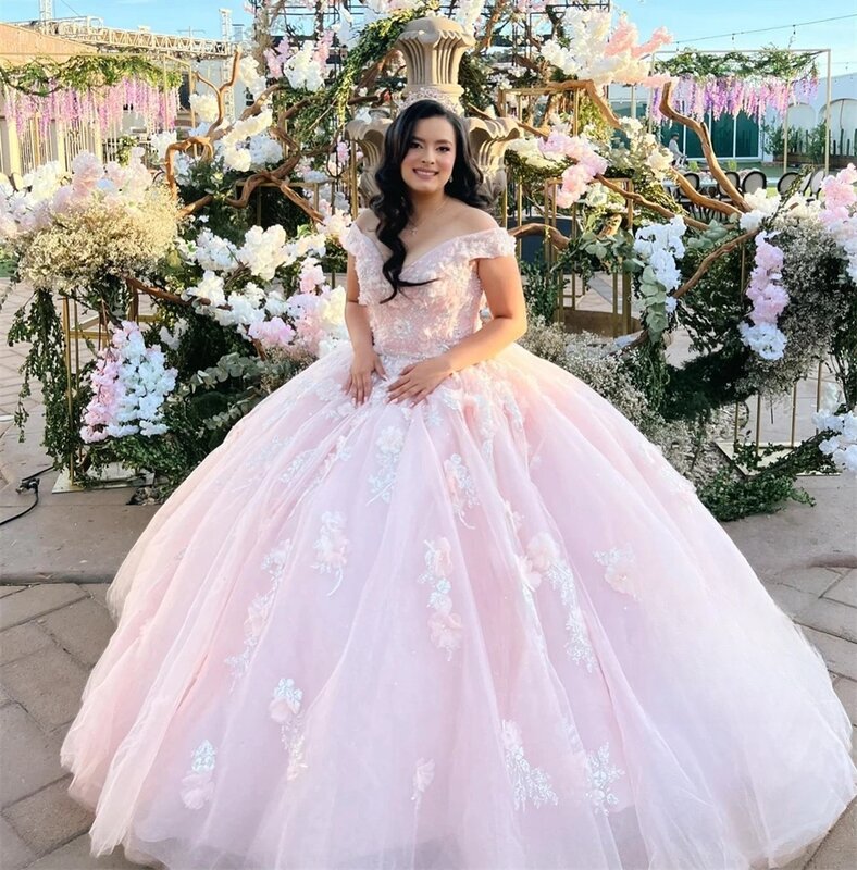 Różowa księżniczka Quinceanera ubiera suknię balową z odkrytymi ramionami tiulowe aplikacje słodkie 16 sukienek 15 Años meksykańskie