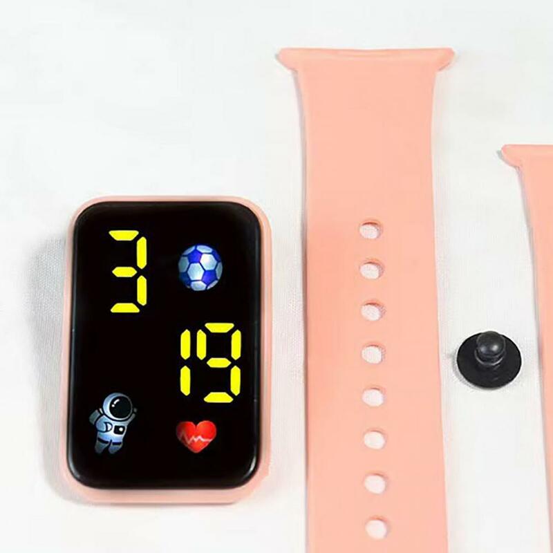 Jam tangan elektronik anak-anak Spaceman layar sentuh LED gelang silikon lembut persegi panjang digit besar jam tangan siswa pemakaian sehari-hari