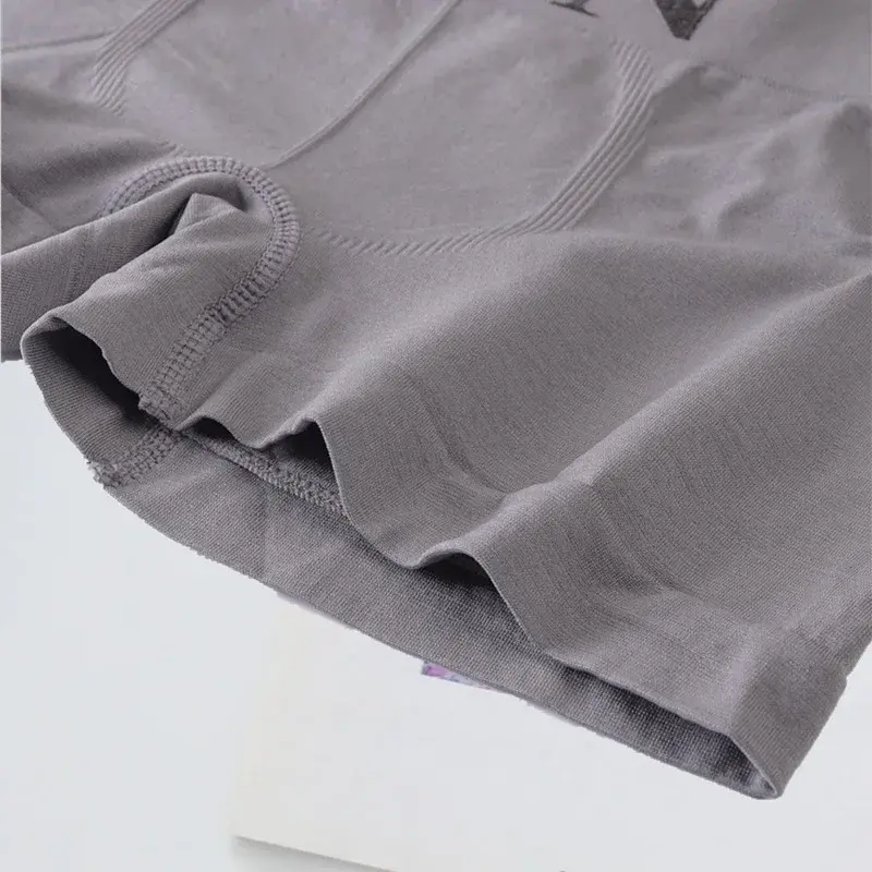 กางเกงในบ็อกเซอร์ขาสั้นสำหรับผู้ชายกางเกงบ็อกเซอร์พิมพ์ลายตัวอักษร2022ระบายอากาศผู้ชายกางเกงยืดหยุ่น