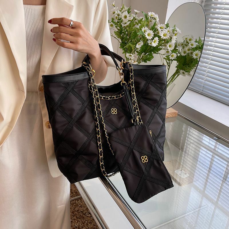 Bolso de hombro con cadena bordada para mujer, bolsa de mano de gran capacidad, diseño de lujo, nueva moda