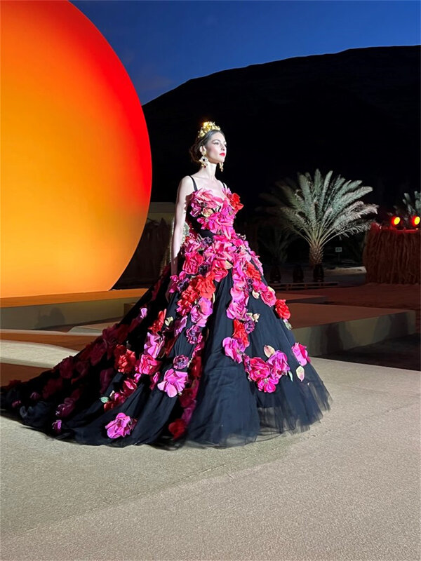 Женское свадебное платье It's yiiya, черное платье на бретелях с объемными розовыми и красными цветами на лето 2023