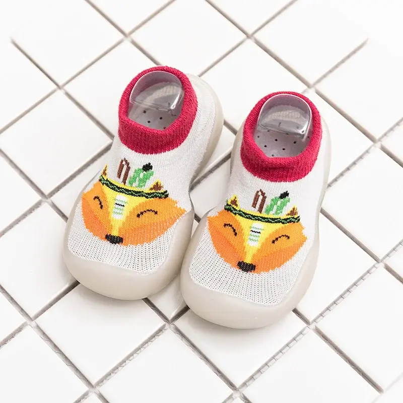Zapatos antideslizantes para niño y niña recién nacida, calcetines de algodón antideslizantes, suela de goma, calcetines de dibujos animados para interiores