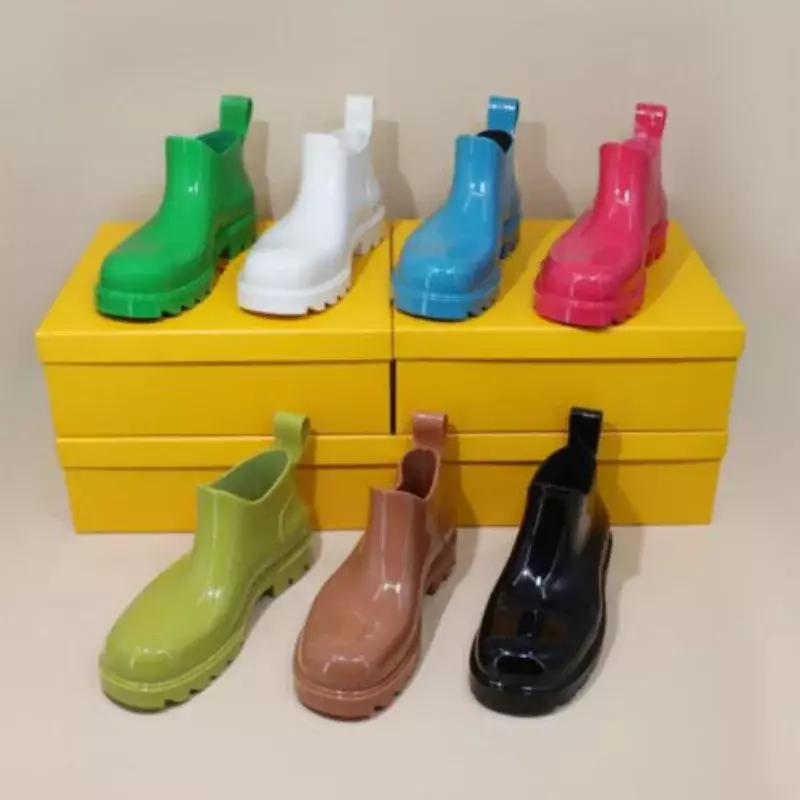 Sepatu bot hujan wanita, sepatu bot pendek sol tebal warna permen, sepatu hujan tahan air Jelly