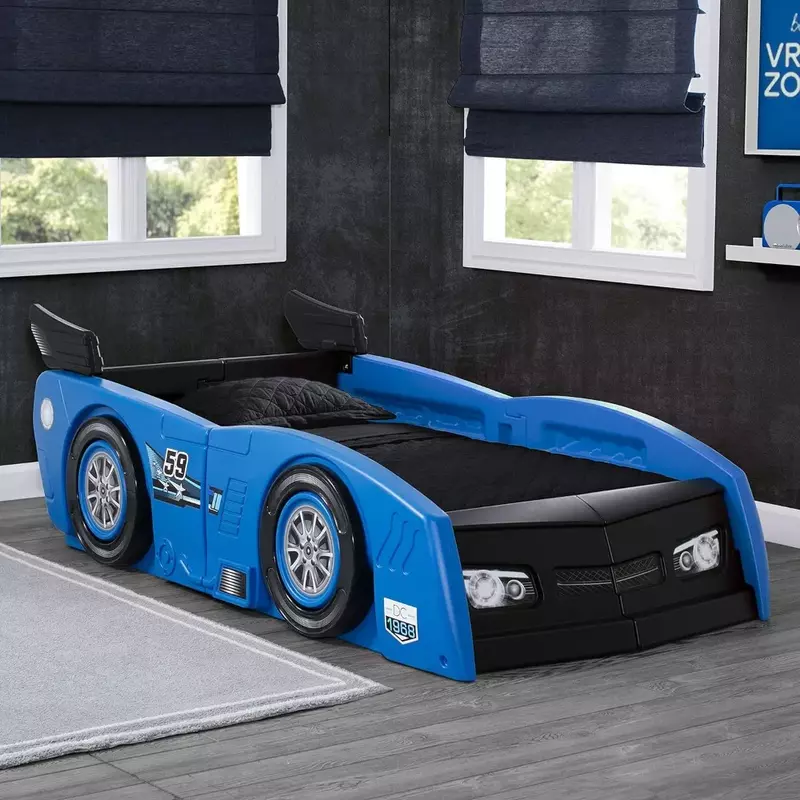 เตียงเด็กแข่งรถ Grand Prix สำหรับเด็กวัยหัดเดินและผลิตในสหรัฐอเมริกาสีน้ำเงิน