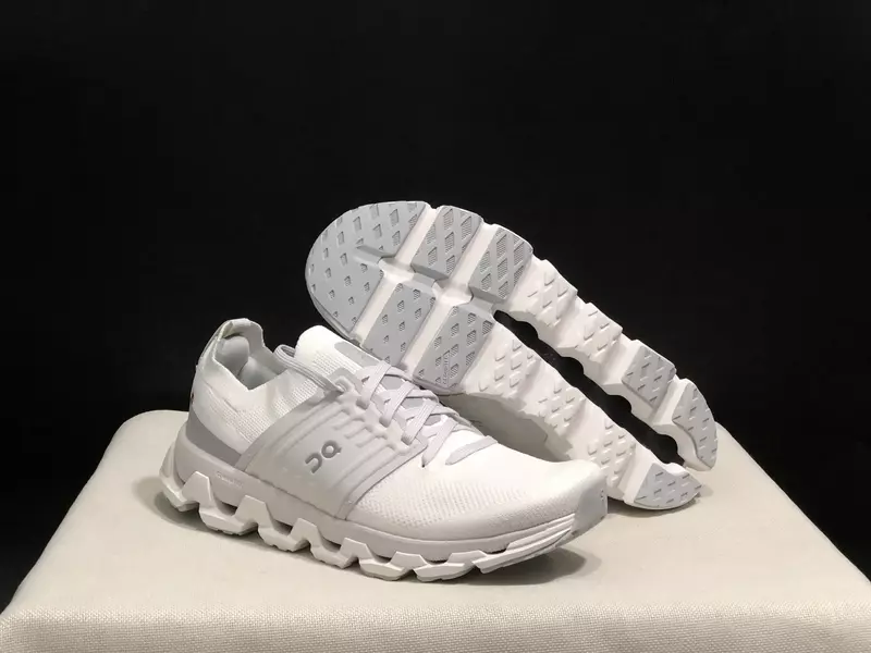Zapatillas deportivas transpirables para hombre y mujer, calzado antideslizante con amortiguación, estilo de vida al aire libre, Cloudswift 3