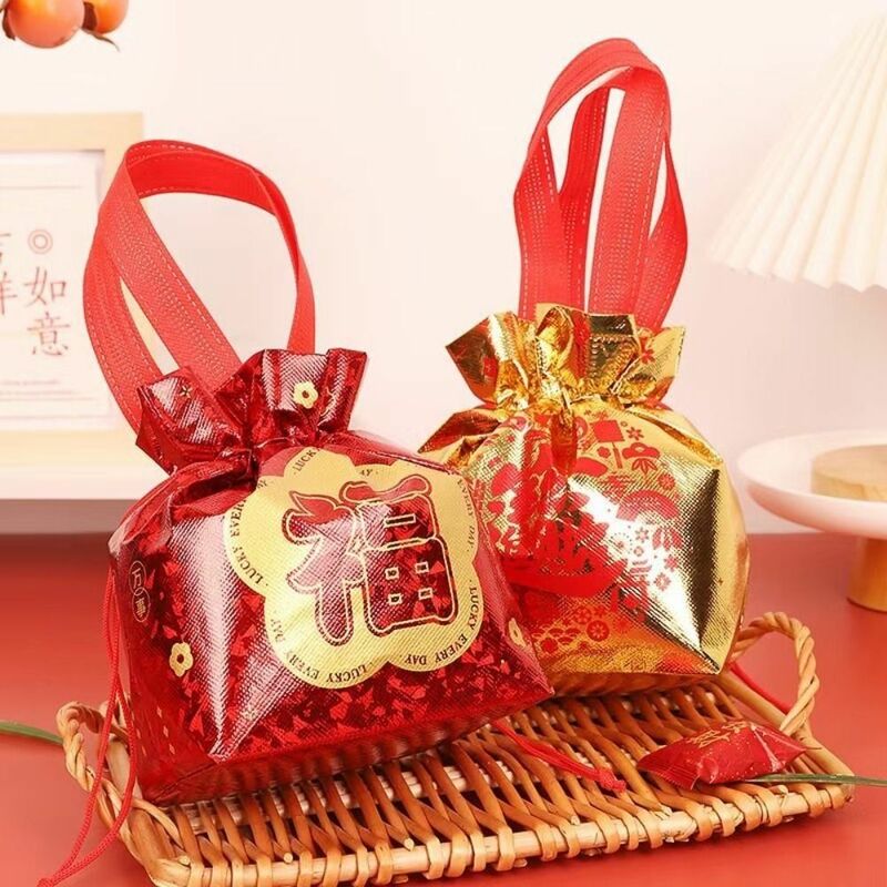 Eco-Friendly Drawstring Gift Bag Suprimentos de Ano Novo Dobrável Portátil Goody Bag Fu Character Candy Bag, Armazenamento de jóias doces