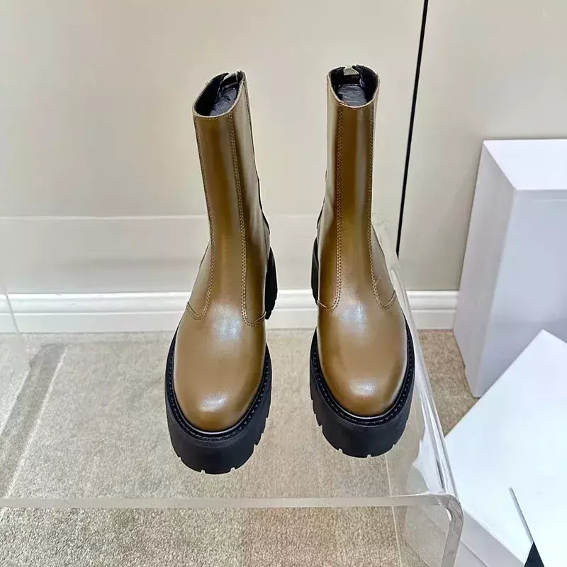 Botas de couro genuíno com plataforma para mulheres, sapatos redondos, fundo grosso, cor sólida, conforto, meio de panturrilha, moda, 2023