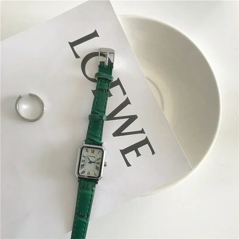 Jam tangan Retro klasik kasual kuarsa jam tangan tali kulit jam persegi panjang modis jam tangan untuk wanita jam tangan