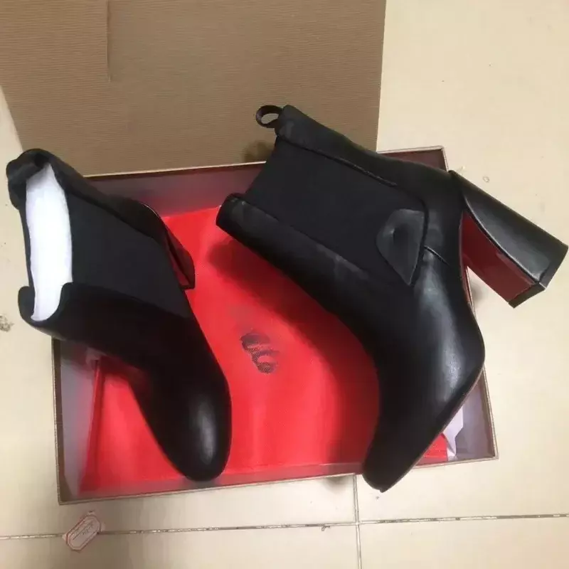 Роскошные высококачественные модные пикантные ботинки со стразами на красной подошве женские ботильоны с острым носком Модные осенние ботинки