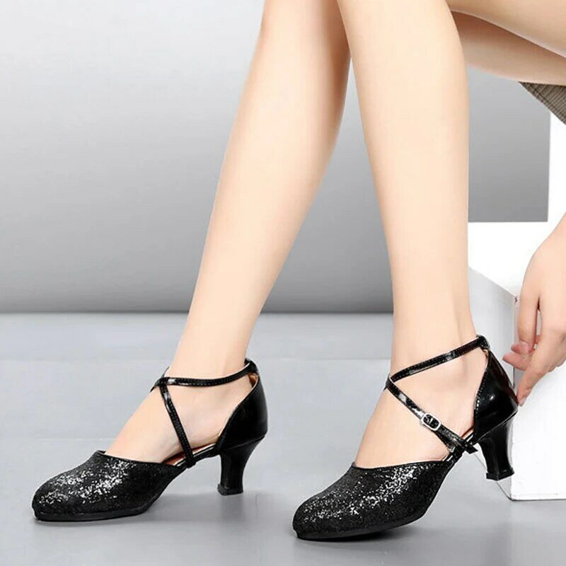 2024 scarpe da ballo latino da donna moda sala da ballo Salsa Tango scarpe Salsa frizzante tacchi alti scarpe da ballo Performance