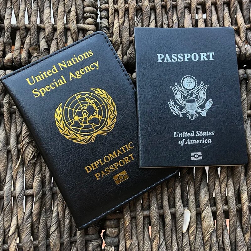 Sarung paspor perjalanan modis sarung kulit Pu tas ID sarung pelindung desainer paspor kasual wanita