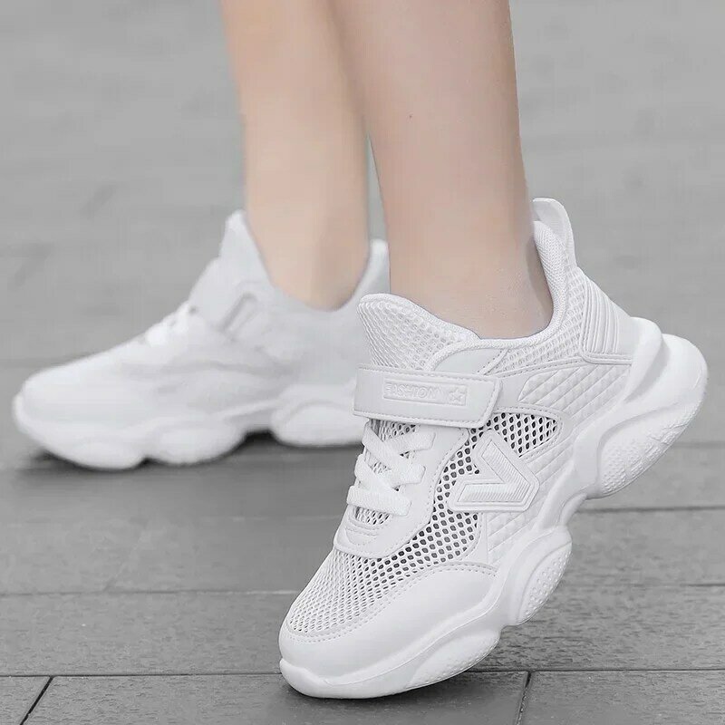 Sneaker anak perempuan 2024, sepatu Chunky putih jala olahraga lari musim panas, sepatu tenis anak-anak untuk anak perempuan