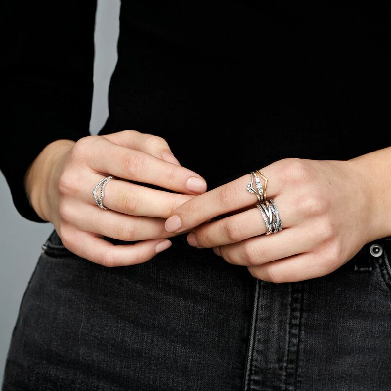 Женское кольцо в виде сердца из серебра 925 пробы