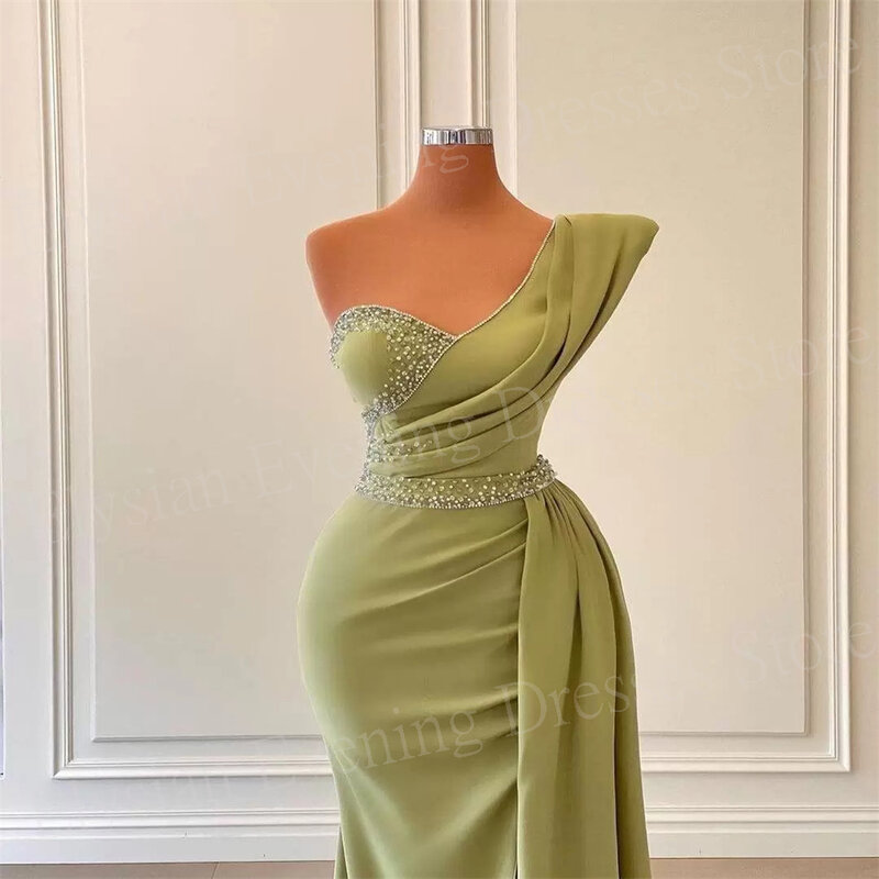 Gaun malam cantik putri duyung wanita hijau menarik gaun Prom satu bahu Modern tanpa lengan bermanik-manik untuk acara spesial