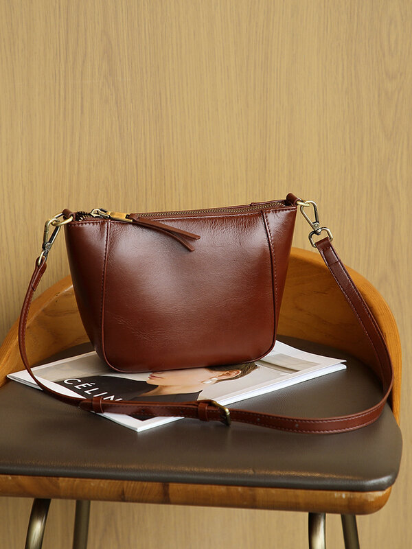 Borsa a tracolla da donna 2024 borsa piccola dal Design minimale, borsa per gnocchi leggera, borsa a tracolla Casual Versatile in pelle