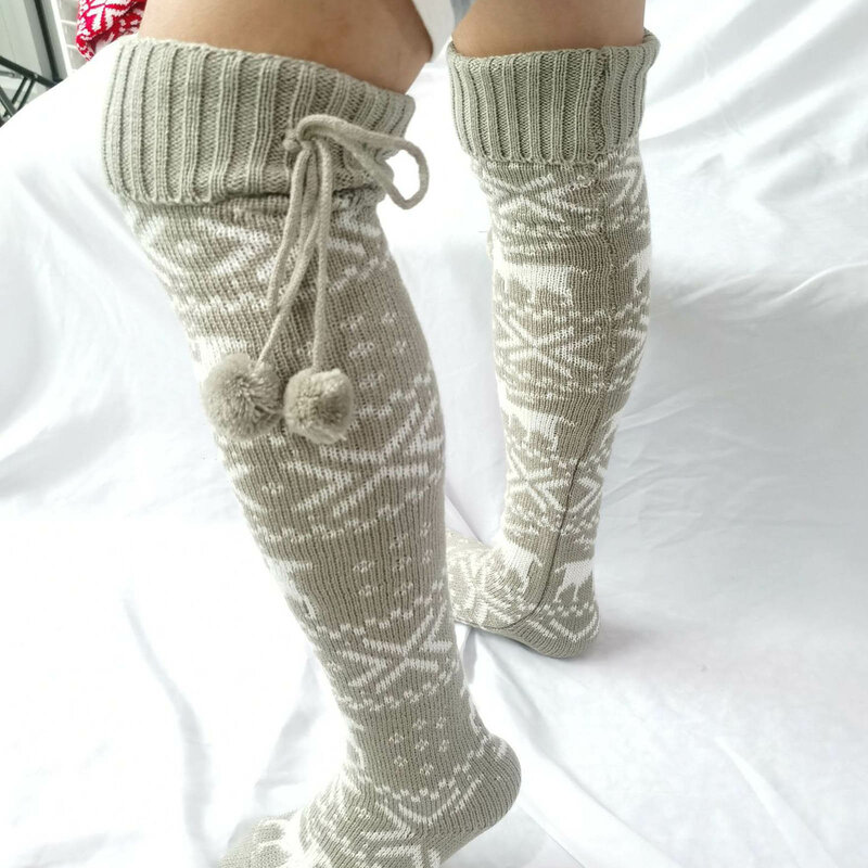 Chaussettes au-dessus du genou avec des matériaux doux et respirants, excellent cadeau d'hiver pour les amis