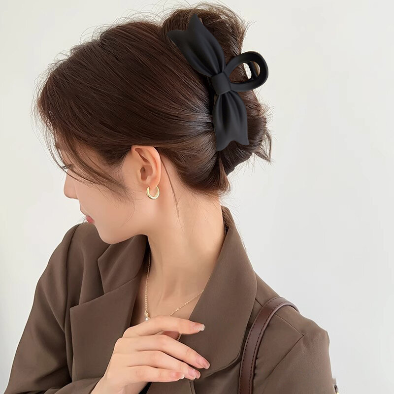 Jepit rambut hitam besar untuk wanita, aksesori rambut jepit rambut anak perempuan, klip cakar rambut huruf Korea elegan mode