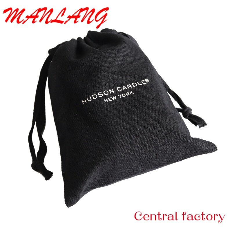 Bolsa de polvo de lona de algodón negro medio con logotipo de impresión blanca para gorra, zapatos, sombreros, almacenamiento de embalaje, bolsa con cordón, alta calidad