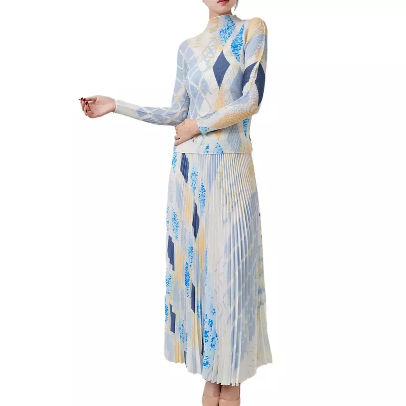 Модный костюм для женщин, весна-осень 2023, новый плиссированный топ с принтом и юбка средней длины, Модный комплект из двух предметов