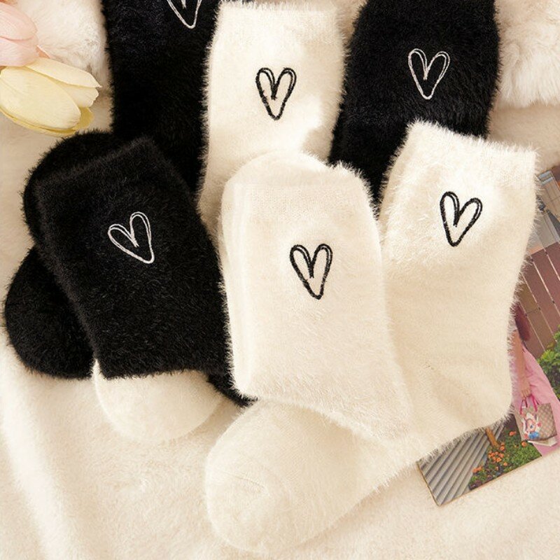 Новые бархатные носки из норки, женские зимние теплые мягкие пушистые носки, Мультяшные домашние тапочки с любовью, из меха норки, утолщенные искусственные носки 2024