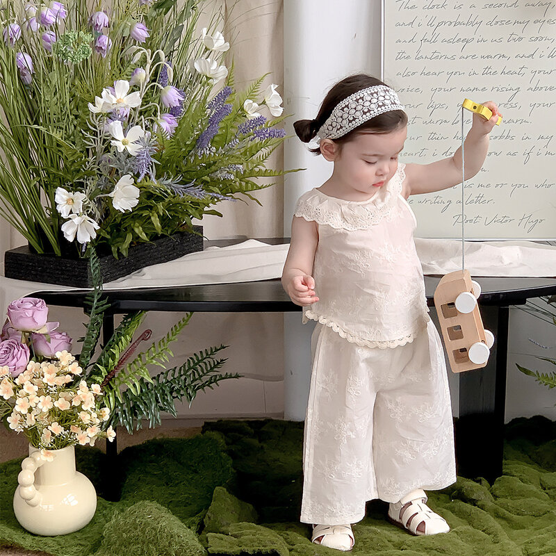 幼児の女の子の夏の服セット、レースの襟、ノースリーブのジャカードトップ、ストレートソリッドカラーパンツスーツ、新生児の衣装、2個