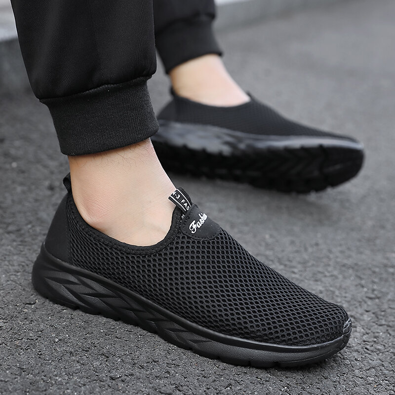 Men's sneakers Breathable casual shoes outdoor non-slip men's loafers Walking light fashion men's net shoes large size39-46