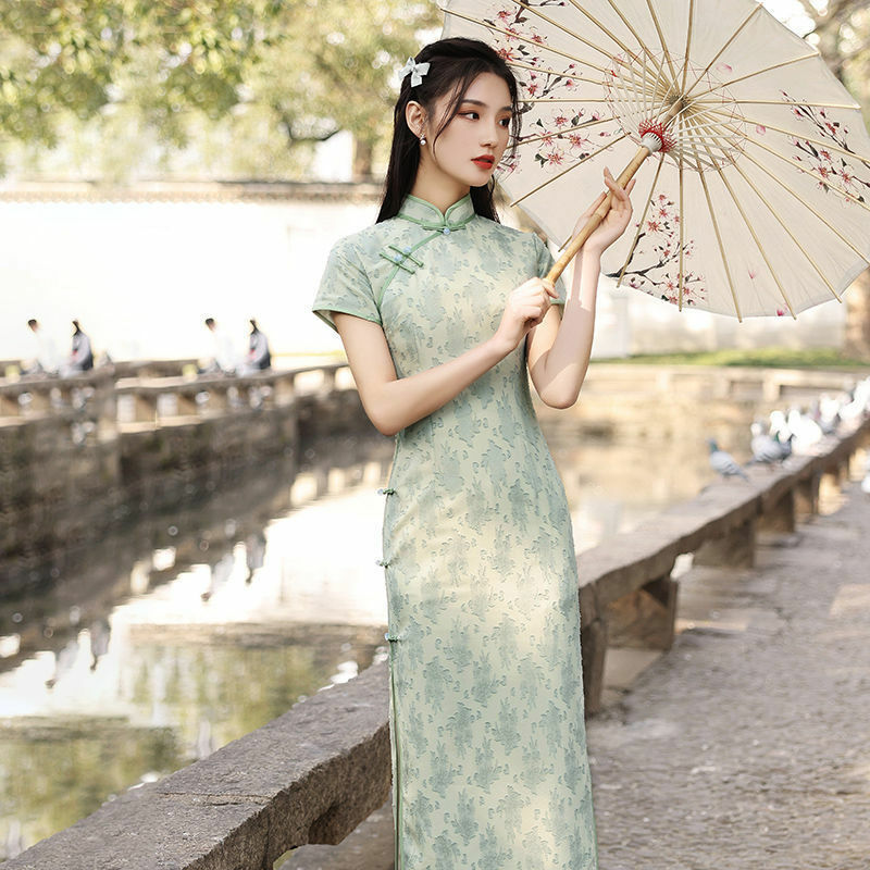 Qipao-vestido de flores fragmentadas para mujer joven, vestido Retro de estilo Retro, ropa de verano mejorada, novedad de 2024