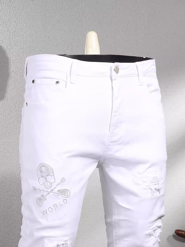Modne dżinsy męskie uliczna biała elastyczna rozciągliwa chudy krój porwane jeansy mężczyzn projektantka z koralikami z spodnie dżinsowe Hip Hop
