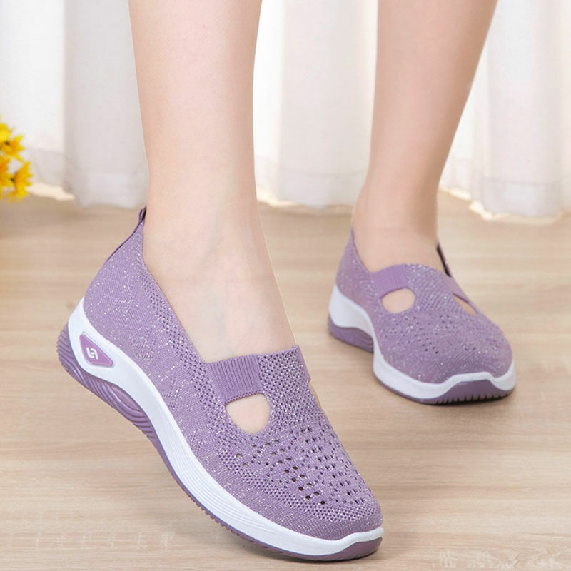 Sepatu Flat berongga sol lembut wanita, sneaker kasual nyaman baru musim panas 2024 untuk perempuan